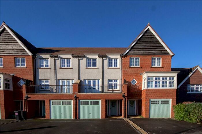 4 Bedroom Terraced House To Rent In Great Clover Leaze, Bristol, South Gloucestershire, BS16