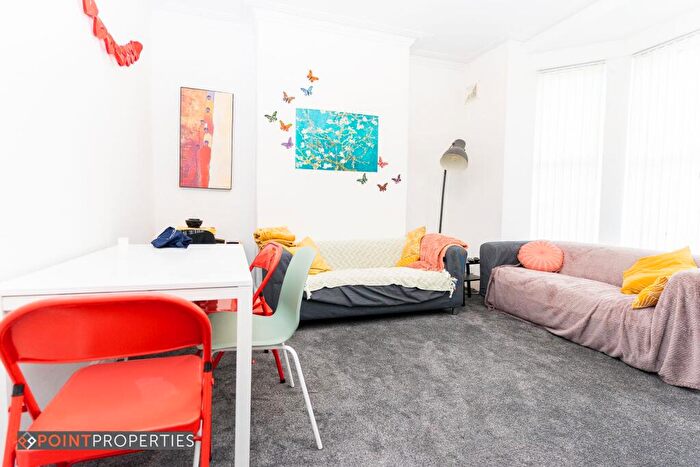5 Bedroom Terraced House To Rent In Bedroom, Barrington Road, L15