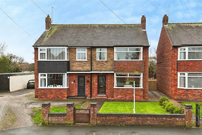 3 Bedroom Semi Detached House For Sale In Wascana Close, Hull, HU4