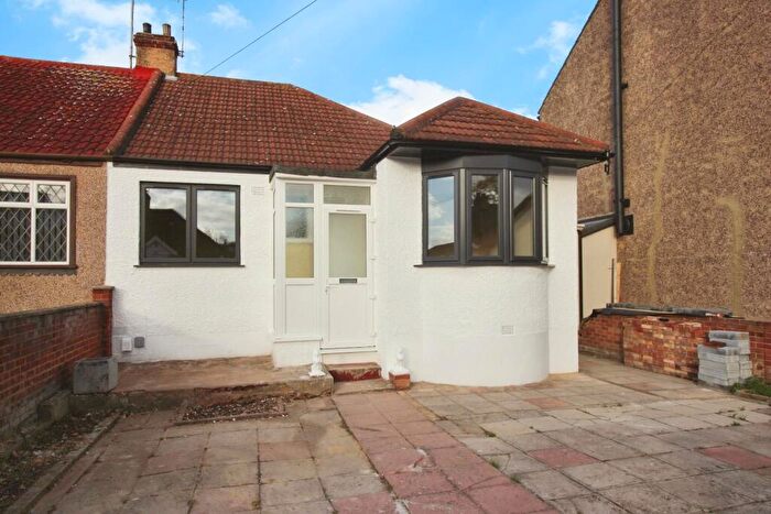 3 Bedroom Bungalow To Rent In Sydney Road, Abbey Wood, London, SE2