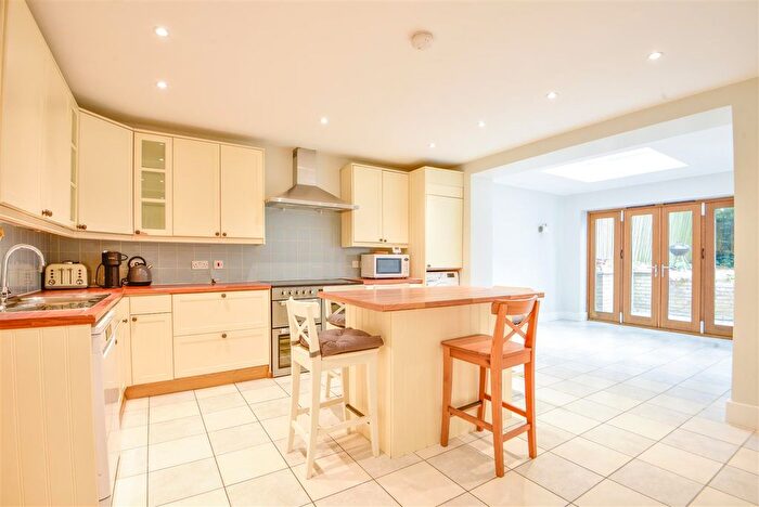 4 Bedroom Flat To Rent In Sumatra Road, West Hampstead, NW6