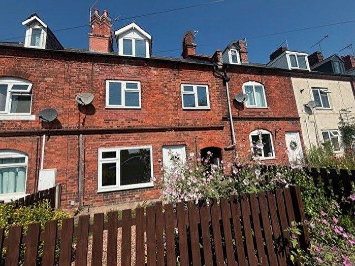 3 Bedroom Terraced House To Rent In Shireoaks Row, S81