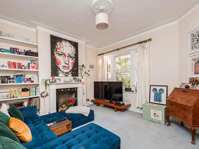 2 Bedroom Flat For Sale In Lurline Gardens, London, SW11