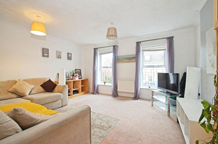 4 Bedroom Town House For Sale In Heol Dewi Sant, Heath, Cardiff, CF14