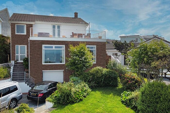 4 Bedroom Detached House For Sale In Somerset View, Ogmore-By-Sea, CF32