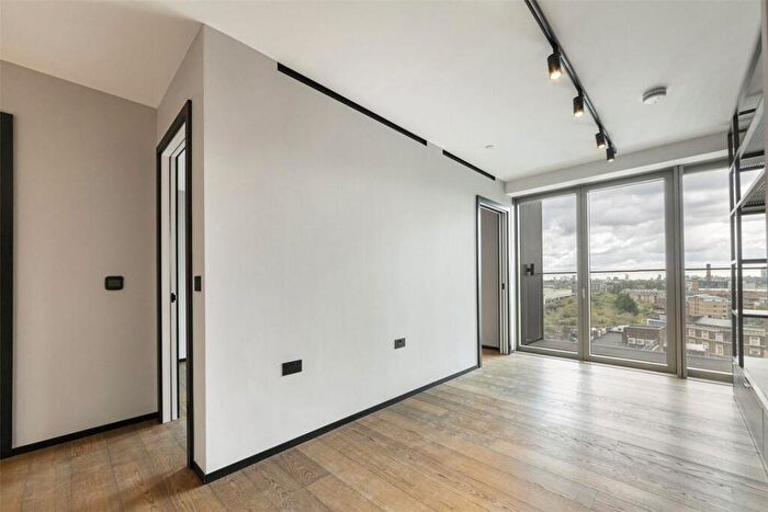 1 Bedroom Flat To Rent In Hewett Street, Shoreditch, EC2A
