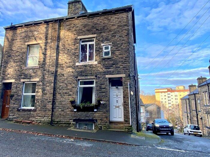 2 Bedroom End Of Terrace House To Rent In Hainworth Wood Road, Keighley, West Yorkshire, BD21