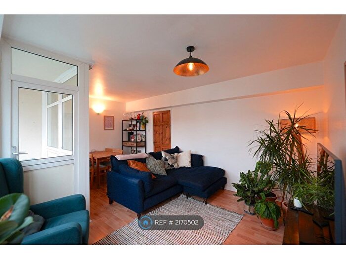3 Bedroom Maisonette To Rent In Clynes House, London, E2