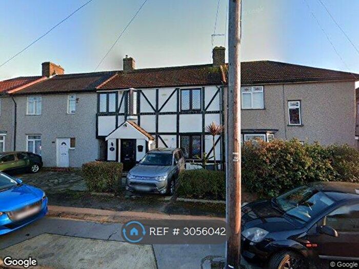 4 Bedroom Semi-Detached House To Rent In Stevens Road, Dagenham, RM8