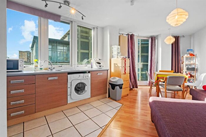 2 Bedroom Apartment For Sale In Wheeleys Lane, Birmingham, B15
