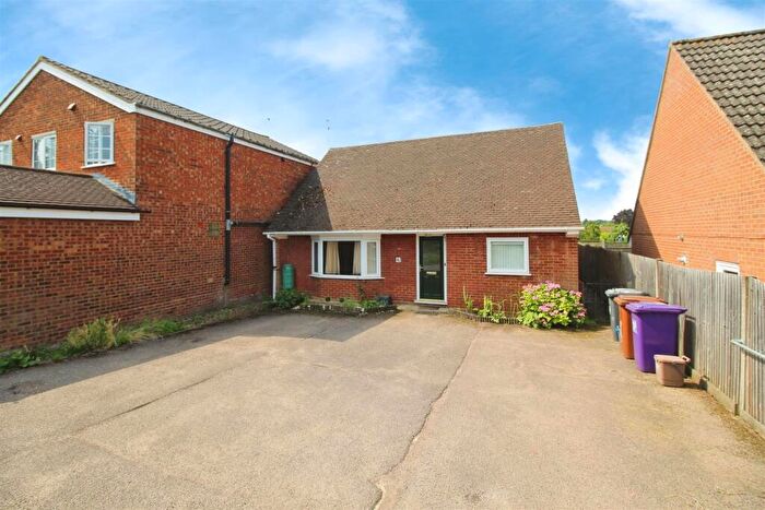 3 Bedroom Bungalow To Rent In Whitehill Road, Hitchin, Hertfordshire, SG4