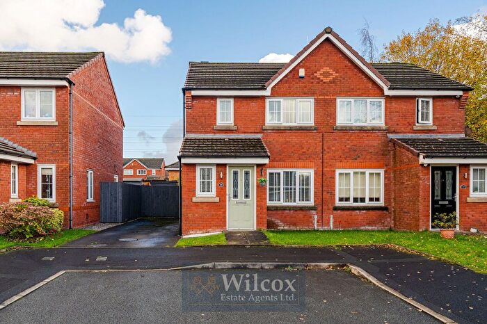 3 Bedroom Semi Detached House For Sale In Sandileigh Drive, Bolton, BL1