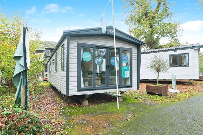 2 Bedroom Park Home For Sale In Sandyballs Holiday Village, Godshill, Fordingbridge, SP6