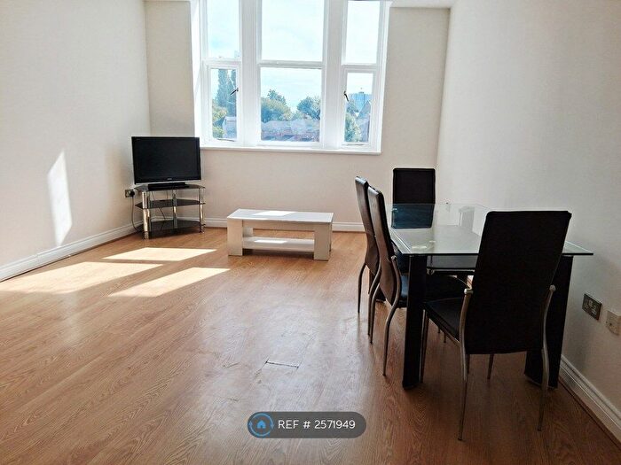 2 Bedroom Flat To Rent In The Maypole, Salford, M6