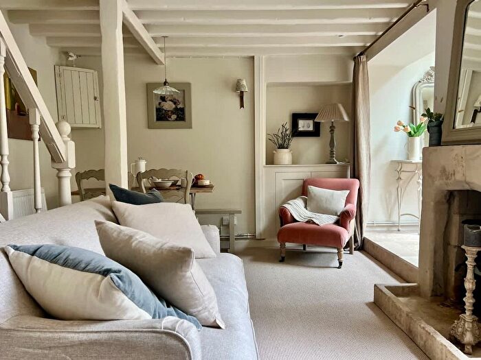 2 Bedroom Flat To Rent In Nunney, BA11