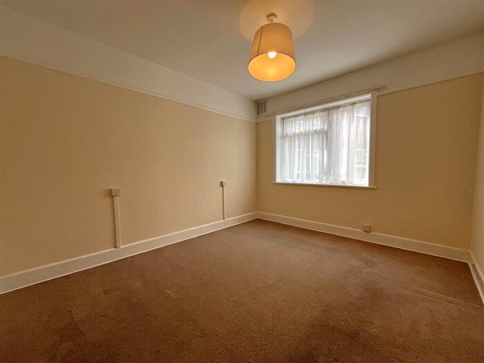 2 Bedroom Apartment For Sale In West Court, Bridport, DT6