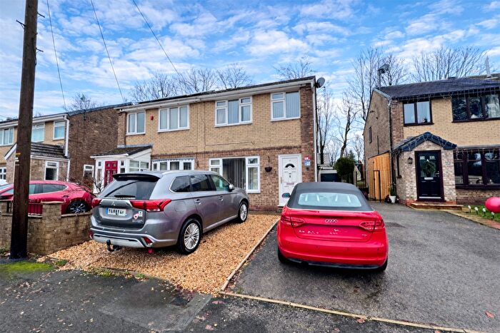 3 Bedroom Semi Detached House For Sale In Woodfield Close, Hadfield, Glossop, SK13