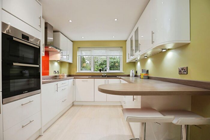 4 Bedroom Detached House For Sale In Napton Rise, Southam, CV47