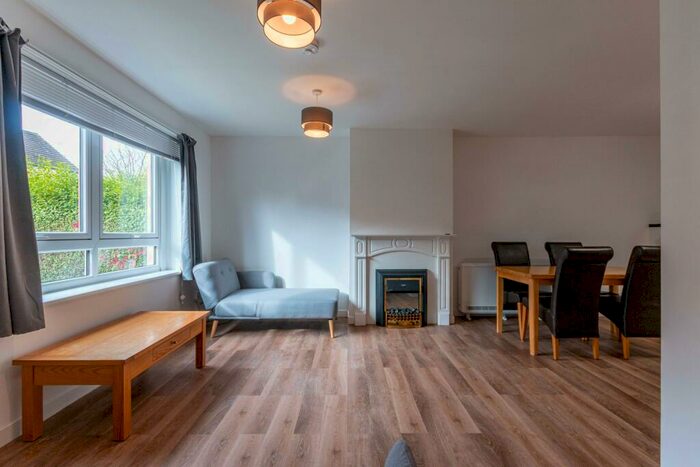 3 Bedroom Property To Rent In Niddrie Marischal Road Edinburgh United Kingdom, EH16