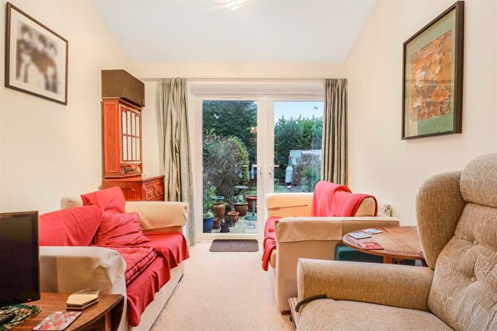 3 Bedroom Semi-Detached House For Sale In Randall Road, Kenilworth, CV8