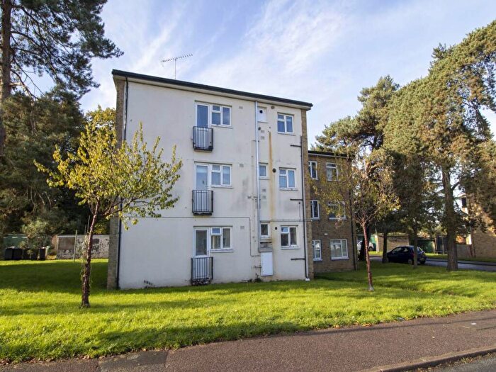 2 Bedroom Flat For Sale In Grove Mead, Hatfield, Hertfordshire, AL10