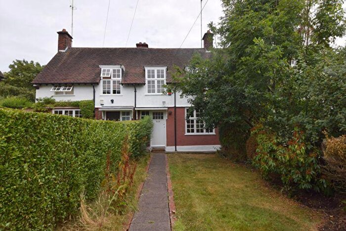 3 Bedroom Cottage To Rent In Midholm, Hampstead Garden Suburb, NW11