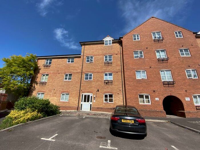 2 Bedroom Flat To Rent In Snowberry Close, Bristol, BS32