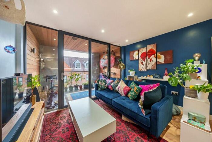 2 Bedroom Apartment To Rent In Leapale Lane, Guildford, GU1