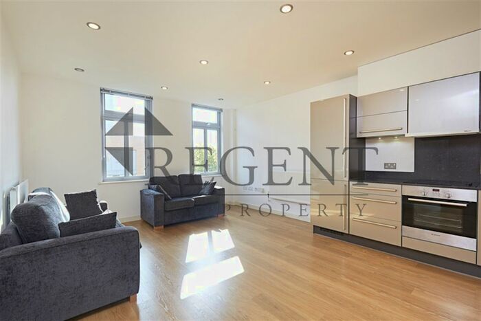 2 Bedroom Flat To Rent In Caspian Apartments, London, E14