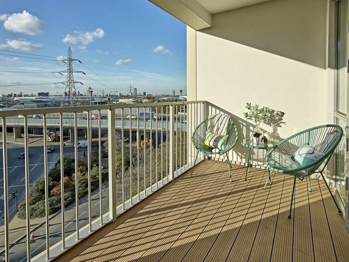 1 Bedroom Apartment To Rent In Canning Town London, E16