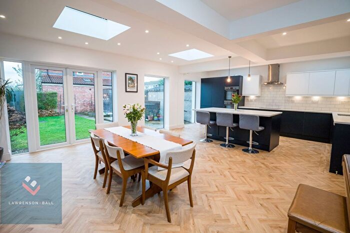 4 Bedroom Detached House For Sale In Mannings Lane South, Chester, CH2