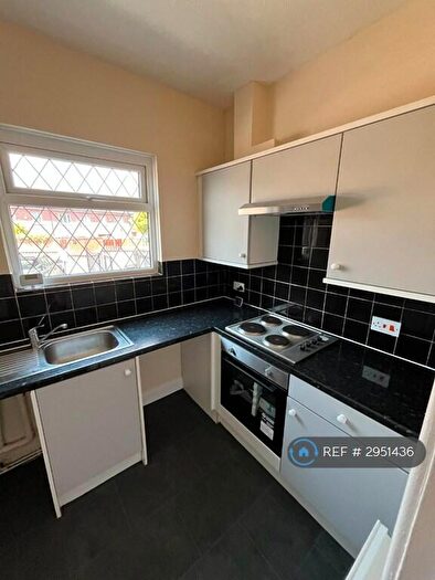 1 Bedroom Flat To Rent In Wellmead Close, Manchester, M8