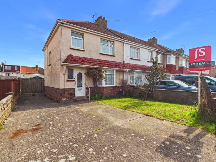 3 Bedroom End Terrace House For Sale In First Avenue, Lancing, BN15