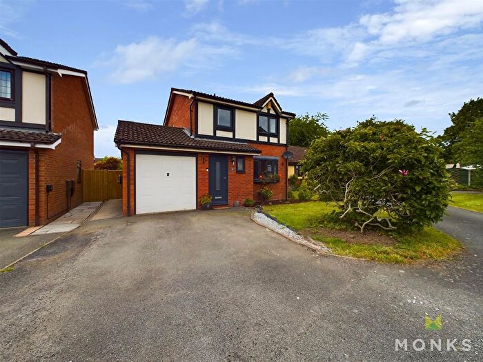 3 Bedroom Detached House For Sale In Plas Cerrig Close, Whittington, Oswestry, SY11