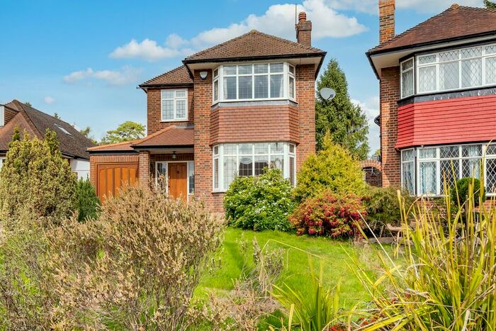 3 Bedroom Detached House To Rent In Moss Close, Pinner, HA5