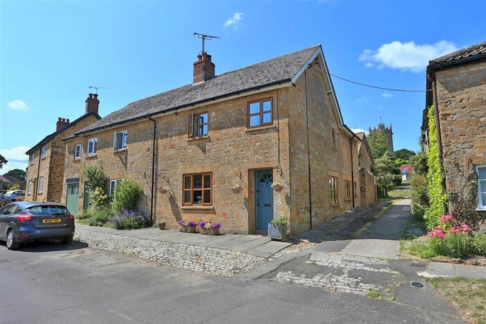 3 Bedroom Property For Sale In West Street, Hinton St. George, TA17