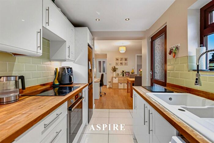 3 Bedroom Terraced House For Sale In Grove Road, Stanford-Le-Hope, SS17