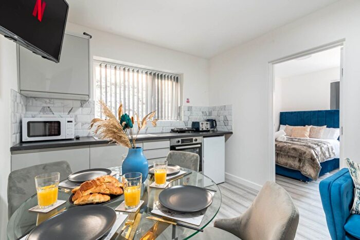 10 Bedroom Flat To Rent In Newport Road, Cardiff, CF24