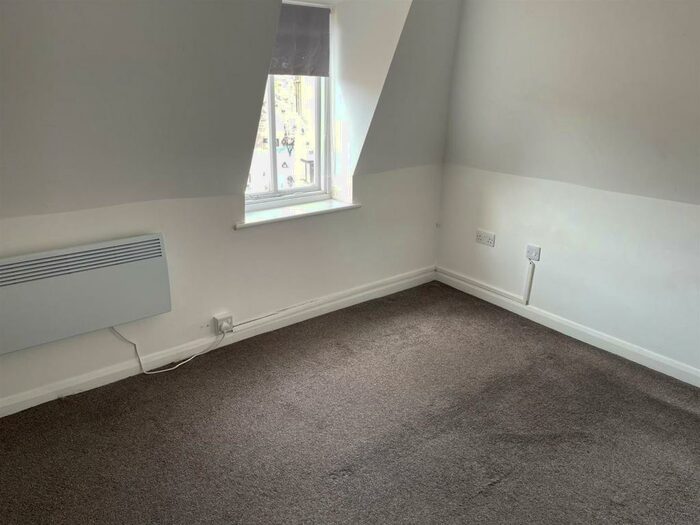 2 Bedroom Flat To Rent In Tindal Street, Chelmsford, CM1
