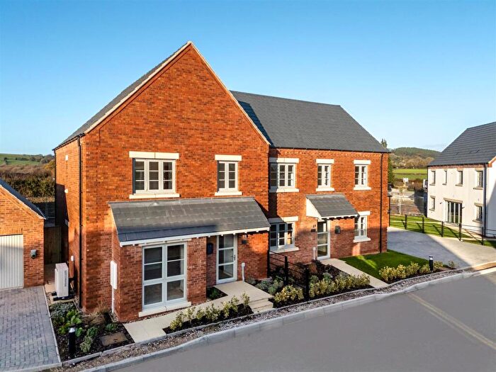 4 Bedroom Semi-Detached House For Sale In Brook Lane, Wessington, DE55