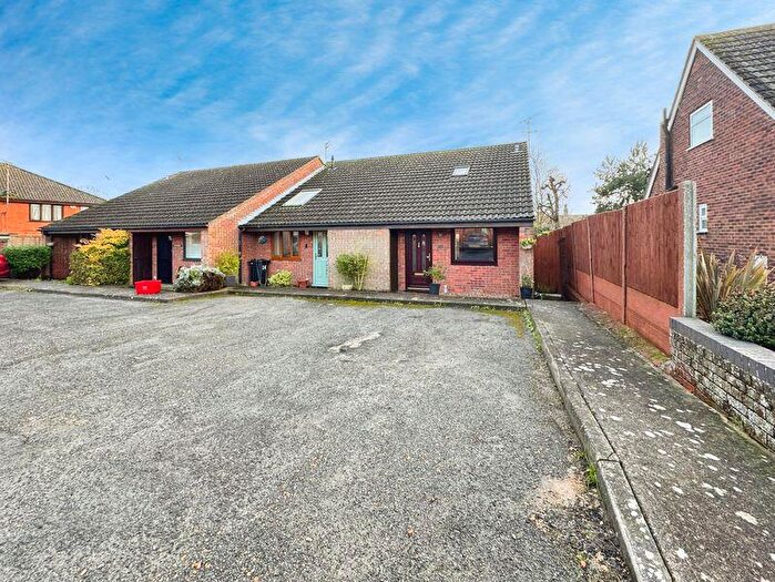 1 Bedroom End Of Terrace House For Sale In Anne Close, Brightlingsea, CO7