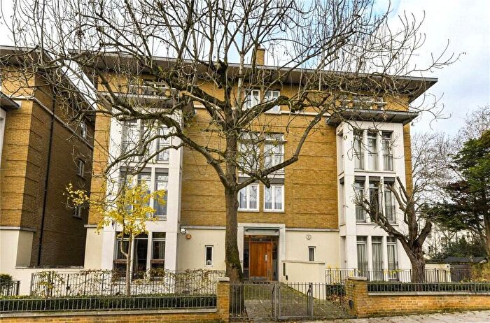 2 Bedroom Apartment To Rent In Marlborough Hill, St Johns Wood, London, NW8
