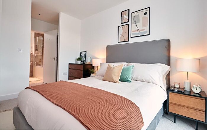 2 Bedroom Flat To Rent In Barking Wharf Square, Barking, IG11