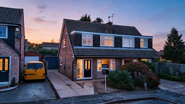 3 Bedroom Semi Detached House For Sale In Leckhampton Road, Loughborough, LE11