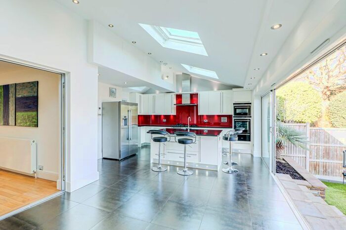 5 Bedroom Semi-Detached House To Rent In Alverstone Avenue, East Barnet, Barnet, EN4