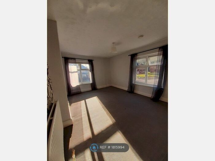 3 Bedroom Semi-Detached House To Rent In Arbury Road, Nuneaton, CV10