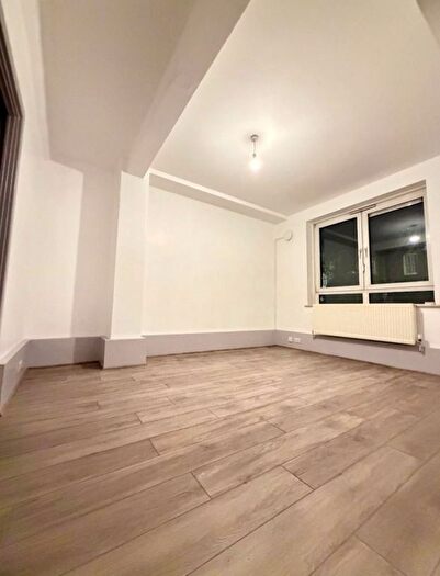 2 Bedroom Flat To Rent In Whites Grounds Estate, London, SE1