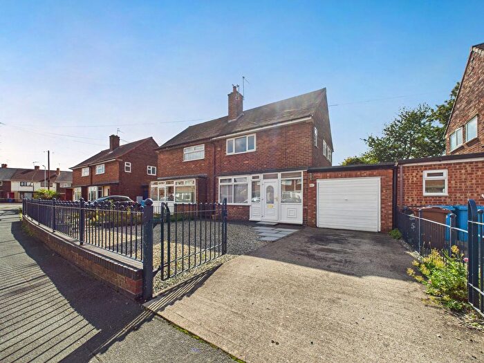 2 Bedroom Semi-Detached House For Sale In Troutsdale Grove, Hull, Yorkshire, HU9