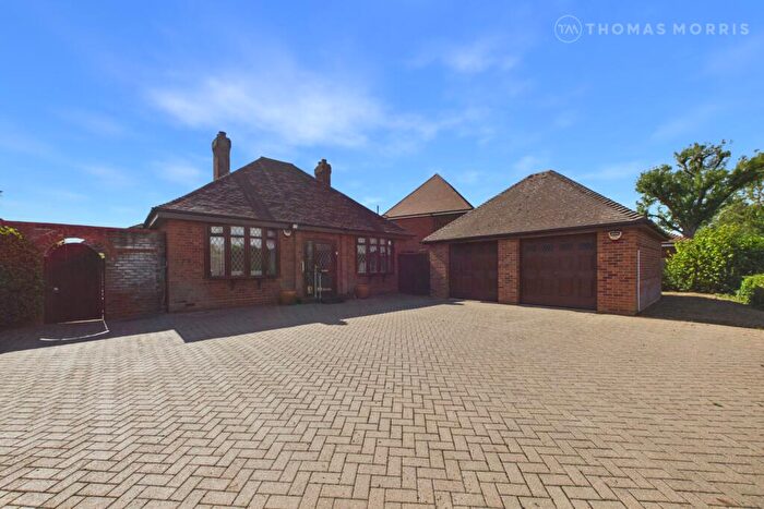 2 Bedroom Bungalow For Sale In Crosshall Road, Eaton Ford, St. Neots, Cambridgeshire, PE19