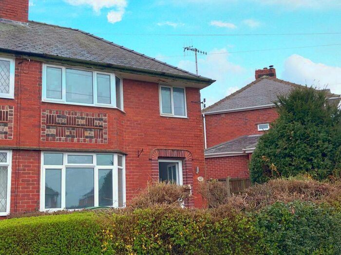 3 Bedroom Semi-Detached House To Rent In Highfield View Road, Chesterfield, S41